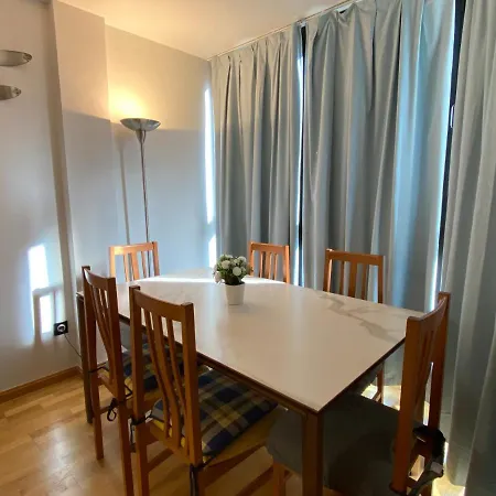 アパート Apartamento Izas フォルミガル
